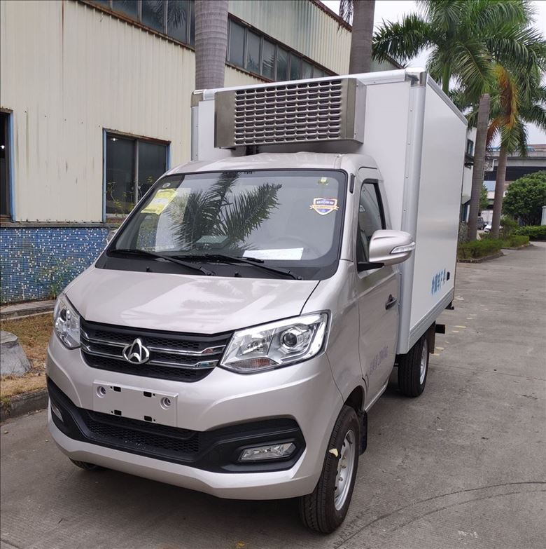 長(zhǎng)安國(guó)六單后輪微卡冷藏車(chē)